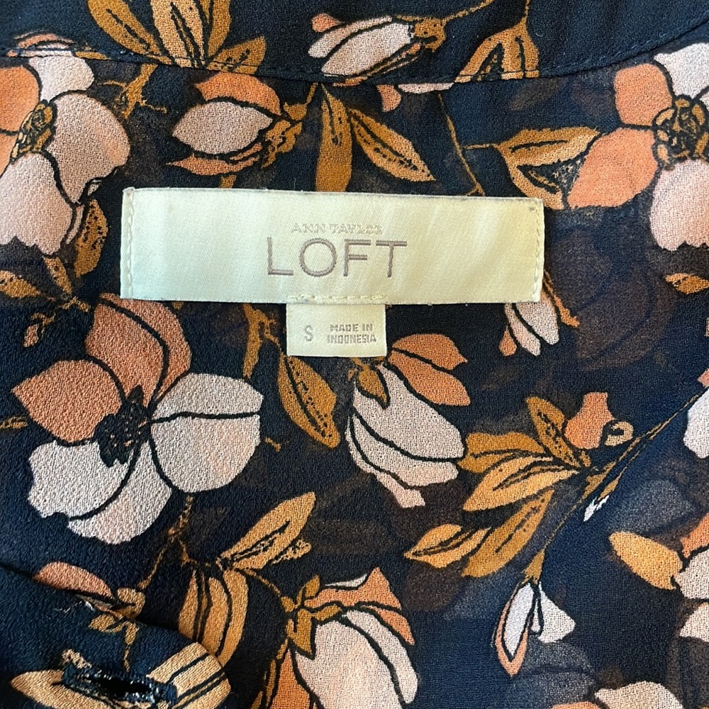 LOFT Floral Blouse (Size Small) - Picture 5 of 6